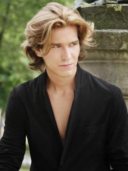 Amaury Vassili